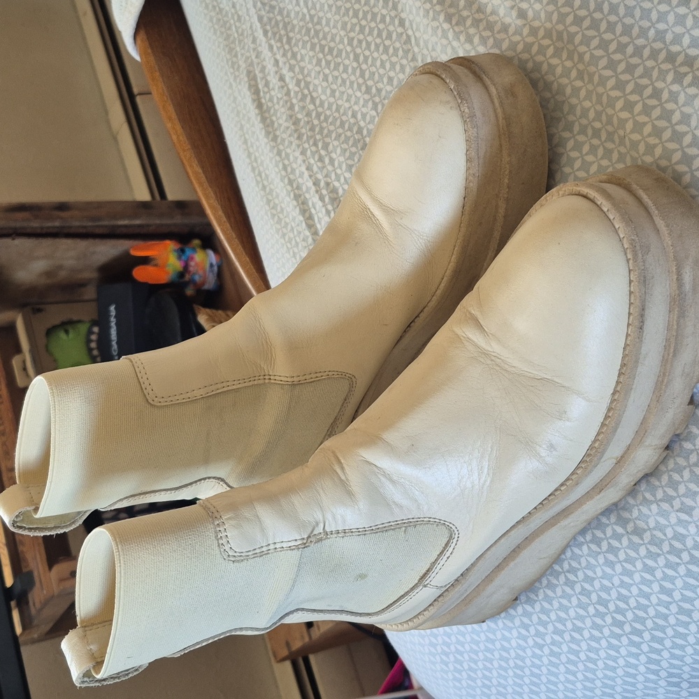 Steve Madden Skylar Chelsea Boots Bone 10
